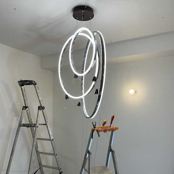 chantier de rénovation électrique d'une boutique à la rochelle